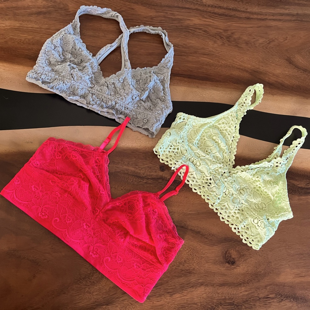 Bundle of 3 size M bralettes, 2 aerie (gray, green), 1 Lily of France (pink)